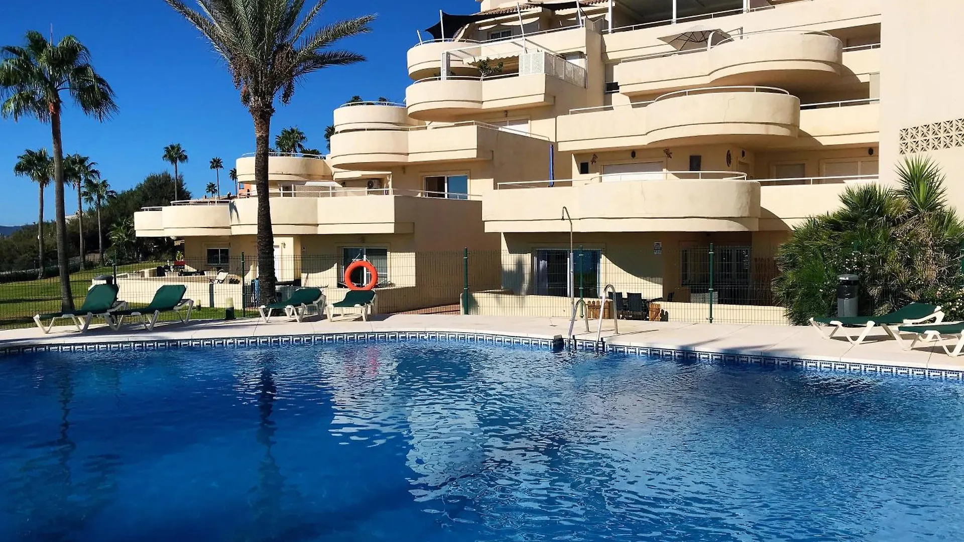 Apartments Bermuda Beach Эстепона
